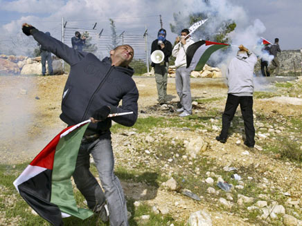 התפרעויות פלסטינים בשטחים, ארכיון (צילום: איי פי)