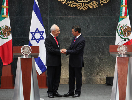 פרס במקסיקו, AP