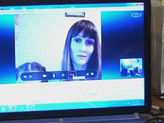 נינה הוסטינוב בשיחה אינטרנטית (צילום: חדשות 2)