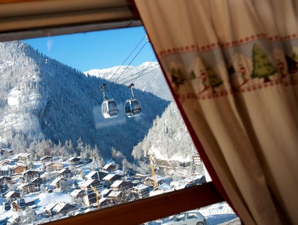 נוף מהחלון, אתר סקי צרפת (צילום: Alastair Sawday)
