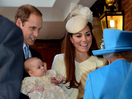 תמונת המשפחה המלכותית שנחשפה היום (צילום: רויטרס)