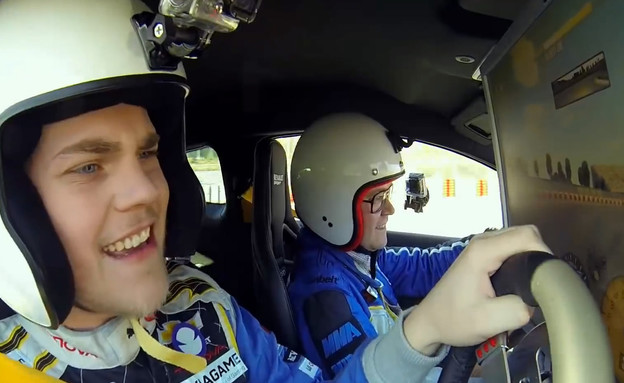 נהג מרוצים מול גיימר