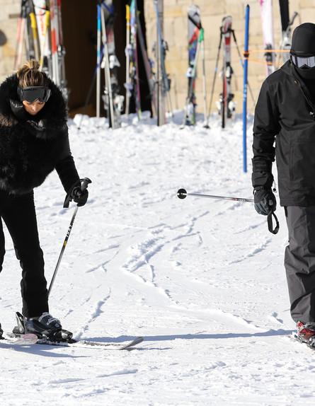 קים קרדשיאן עושה סקי  (צילום: AKM-GSI / Splash News, Splash news)