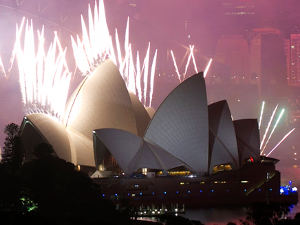 כך נראו החגיגות באוסטרליה (צילום: רויטרס)