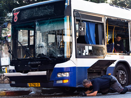 האוטובוס בו התרחש הפיגוע. ארכיון (צילום: רויטרס)