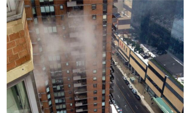 שריפה בבניין במנהטן, בניו יורק (צילום: twitter)