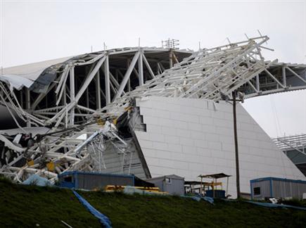 לא מוכנים בכלל. הנזק באיצטדיון בסאו פאולו (gettyimages) (צילום: ספורט 5)