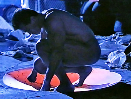שוורצנגר שליחות קטלנית (צילום: צילום מסך מתוך youtube)