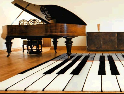 שטיח, פסנתר צילום amazedltd (1) (צילום: amazedltd)