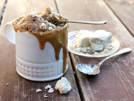 עוגת אספרסו-חלבה בספל במיקרו (צילום: אסתי רותם, אוכל טוב)