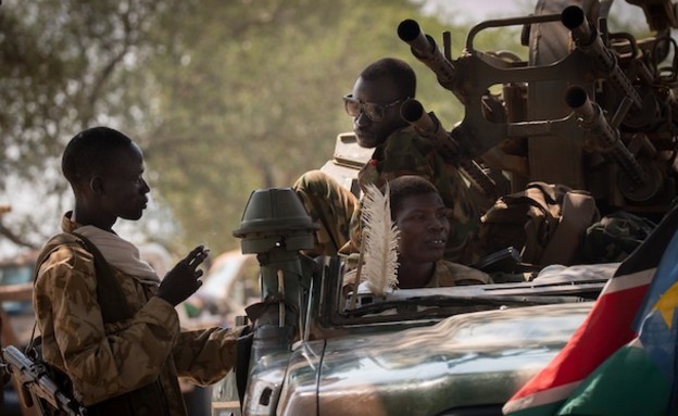 חיילים בדרום סודן (צילום: פיל קולר)