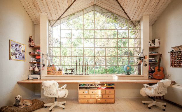 הבית של קובי, חדר כסאות הבית של קובי, חדר כסאות