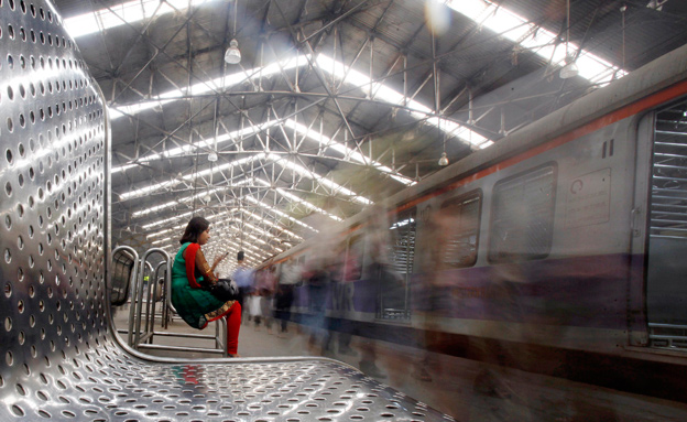 תחנת רכבת בהודו, ארכיון (צילום: AP)