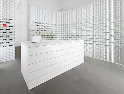 חנויות קונספט, משקפיים מגירות (צילום: retaildesignblog)