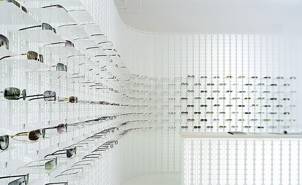 חנויות קונספט, משקפיים קיר (צילום: retaildesignblog)