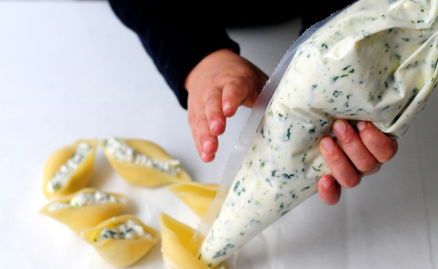 קונכיות פסטה במילוי גבינות - ההכנה