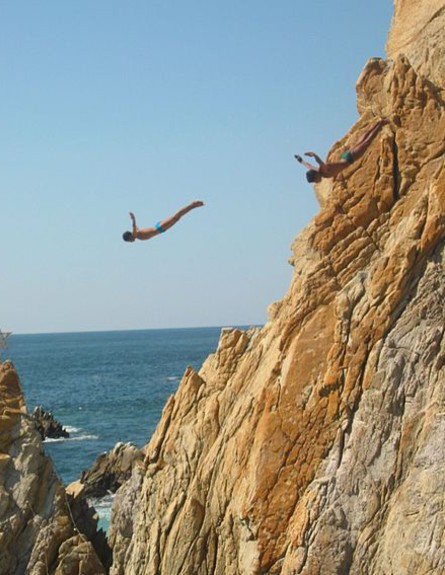קפיצה באקפולקו, קפיצות, קרדיט  James Huckabyויקיפד (צילום: James Huckaby)