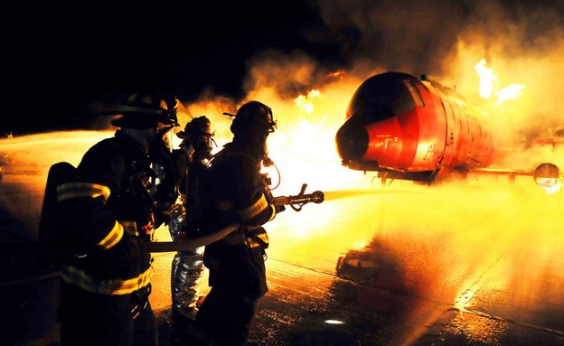 אימון לוחמי אש (צילום: כריסטופר מונסי, חיל האוויר האמריקאי)