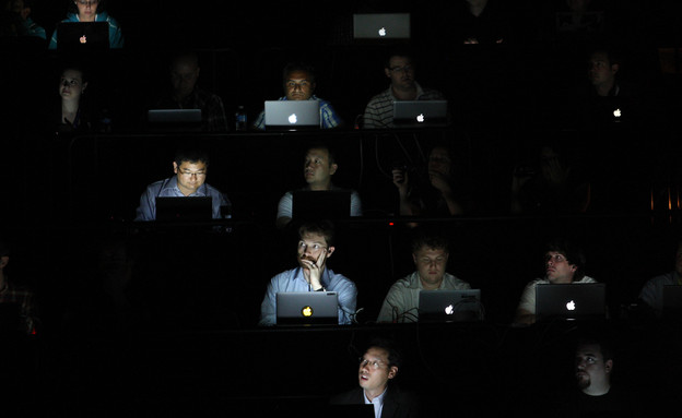 אנשים עם מחשבים  (צילום: David McNew, GettyImages IL)