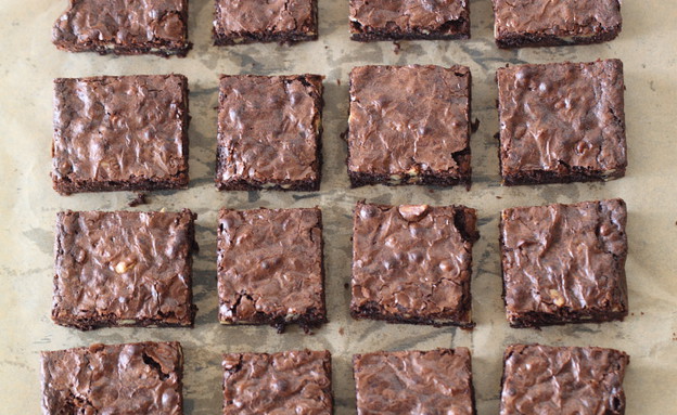 בראוניז שלב רביעי פורסים לחומיות