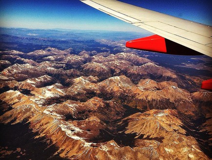 הרי הרוקי בדנוור, צילום מהמטוס (צילום: The Flash Pack)