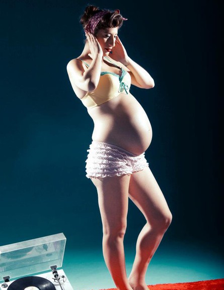 חן חמליס - צילומי פין אפ בהריון (צילום: יניב דרוקר)