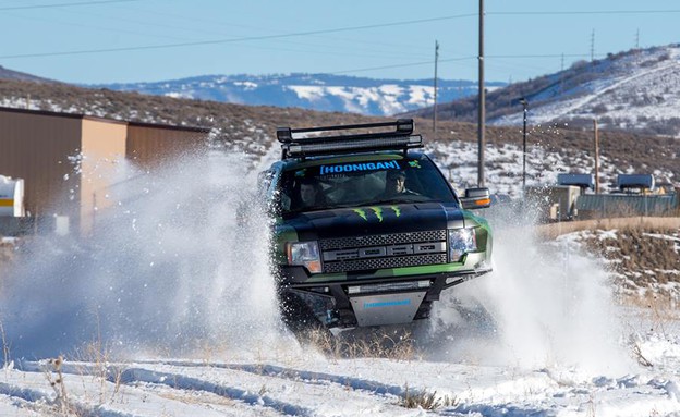 קן בלוק ראפטור טראקס בשלג