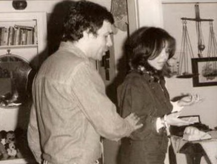 חזרות לשיר בהופעה עם זמרים מלווים 1983  (צילום: מתוך האתר הרשמי של ירדנה ארזי)
