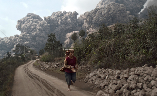 ההתפרצות גבתה את חייהם של 16 בני אדם, אינדונזיה (צילום: רויטרס)