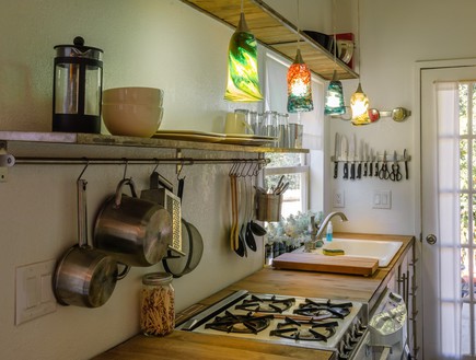 בית קטן באיידהו, מטבח כיריים (צילום: MiniMotives.com)