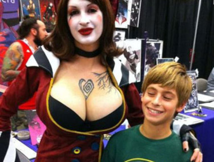 ילדים בוהים במחשופים