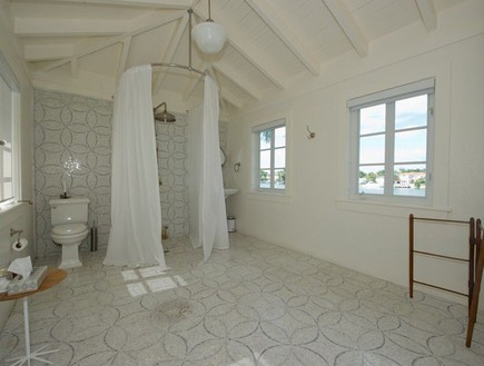 הבית של אל קפונה, חדר רחצה (צילום: victoraffaro.com)