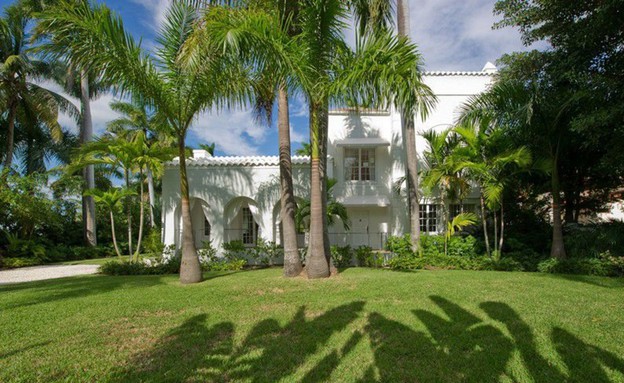 הבית של אל קפונה, חוץ דשא (צילום: victoraffaro.com)