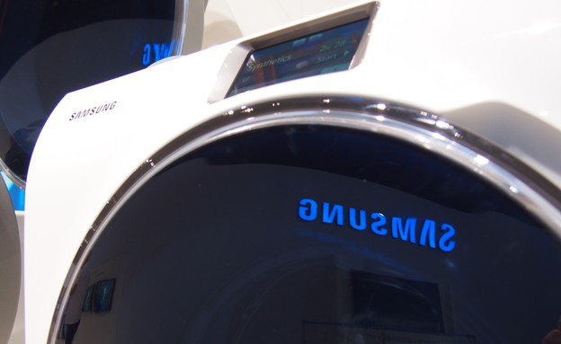 מכונת כביסה של סמסונג (צילום: ניב ליליאן)