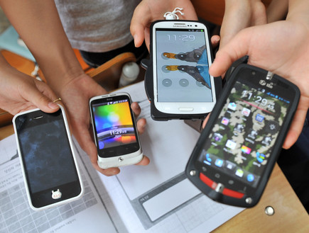 גניבת סלולריים מילדים (צילום: JUNG YEON-JE, GettyImages IL)
