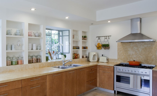 דלית וינשטוק דלית וינשטוק