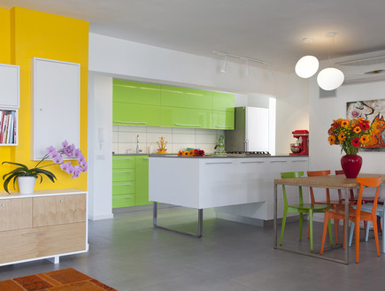 שדרוג בצבע, עמטבח שולחן, יצוב פנים ואדריכלות שירלי (צילום: שי אפשטיין)