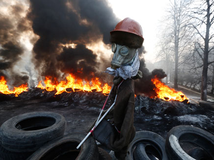 מהומות בקייב (צילום: רויטרס)