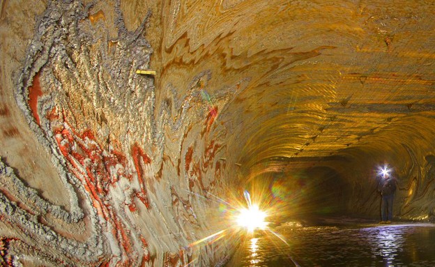 מבפנים, מערת המלח ברוסיה