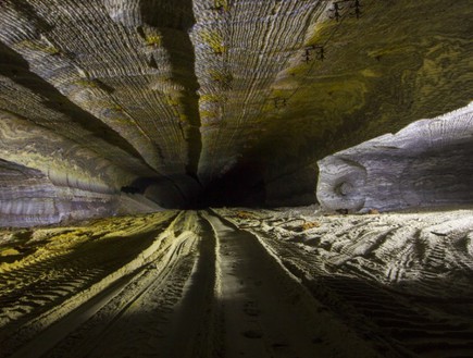 מתחת לאדמה, מערת המלח ברוסיה (צילום: dailymail.co.uk)