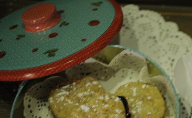 עוגיות סנדוויץ' עם מחית אוכמניות וצ'ילי  של סרנדה  (צילום: דניאל בר און)