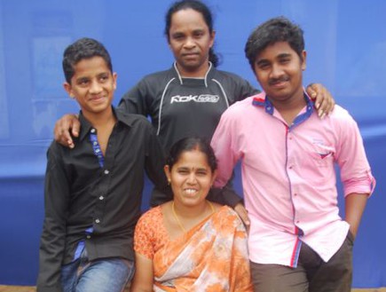 הזוג שמכה זה את זו