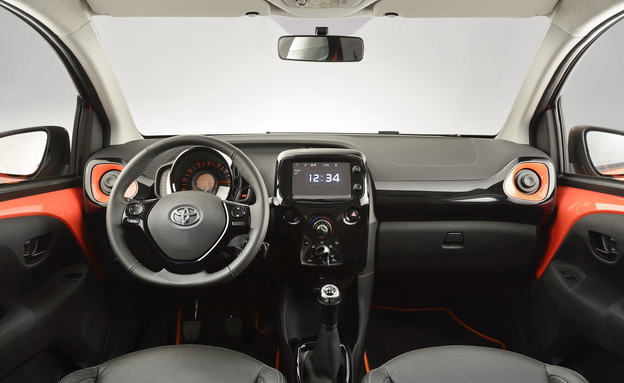 טויוטה אייגו 2014 טויוטה אייגו 2014