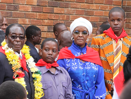 משפחת נשיא זימבבואה (צילום: ap)