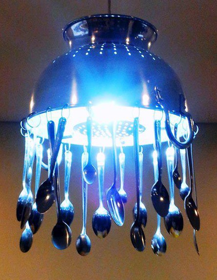 Dicas da Áureaפטנטים ממוחזרים, מנורה כחולה גובה (צילום: Dicas da Áurea)