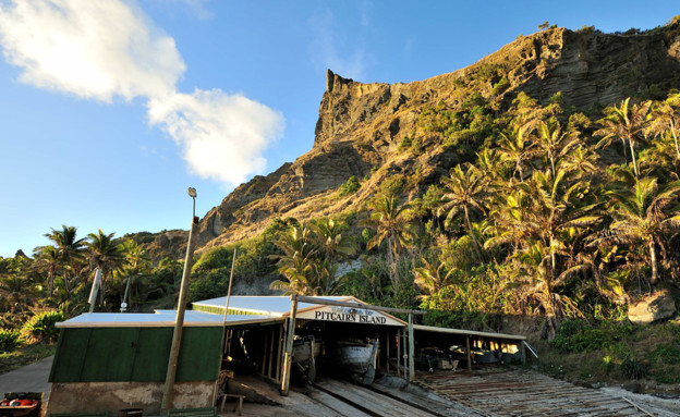 דוכן למבקרים, אי 48