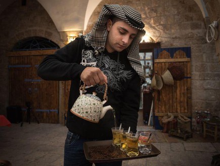 קפה באדר חאן (צילום: אריק סאלין)