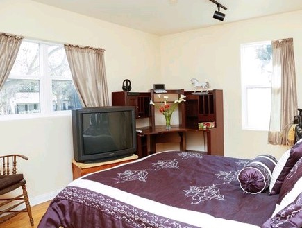 דירת המעונות של אווה גרנדר, חדר שינה (צילום: airbnb)