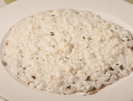 ריזוטו גבינת עיזים עם הל וקפה של מסרט וולדמיכאל (צילום: דניאל בר און)