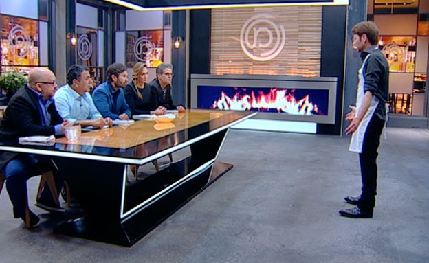 שלמה מגיש ראשון את הריזוטו שלמה מגיש ראשון את הריזוטו